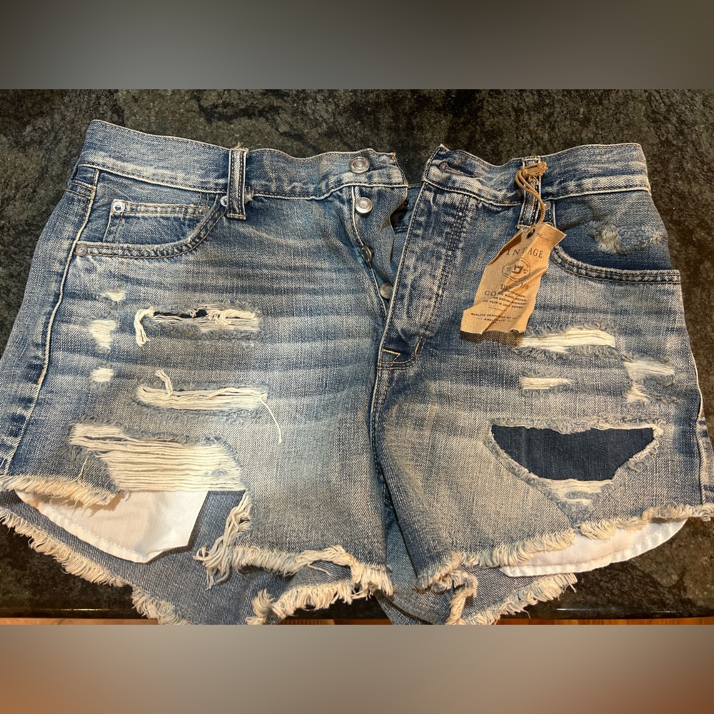 NWT American Eagle denim shorts vintage hi-rise festival 
Size 14